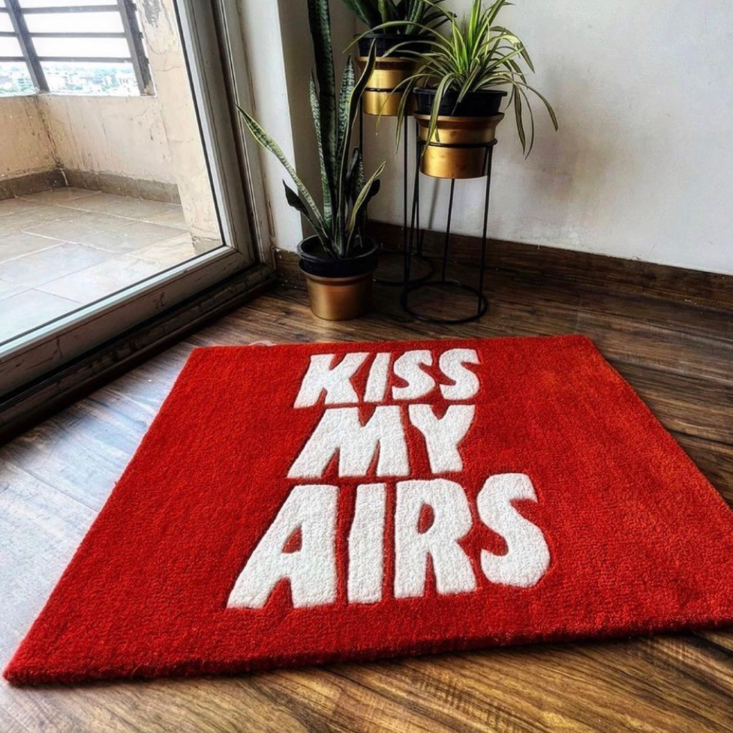 KISS MY AIRS - שטיח לבית נייק